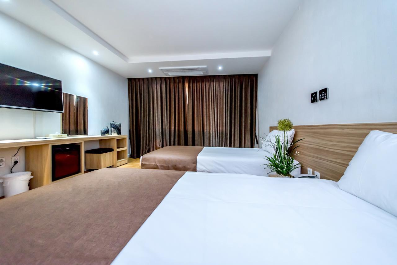 Jeju In Hotel Extérieur photo